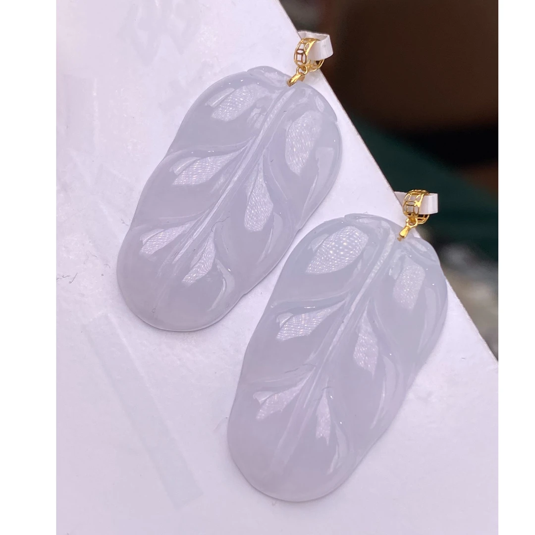 天然A货翡翠叶子冰糯种吊坠多样性发一（赠皮绳）