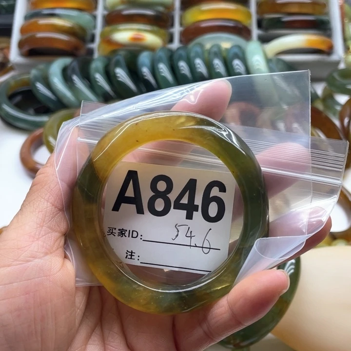 未镶嵌蛇纹石玉手镯壹