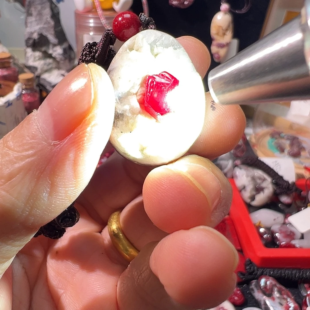 天然辰砂2号天然马仙溪朱砂吊坠