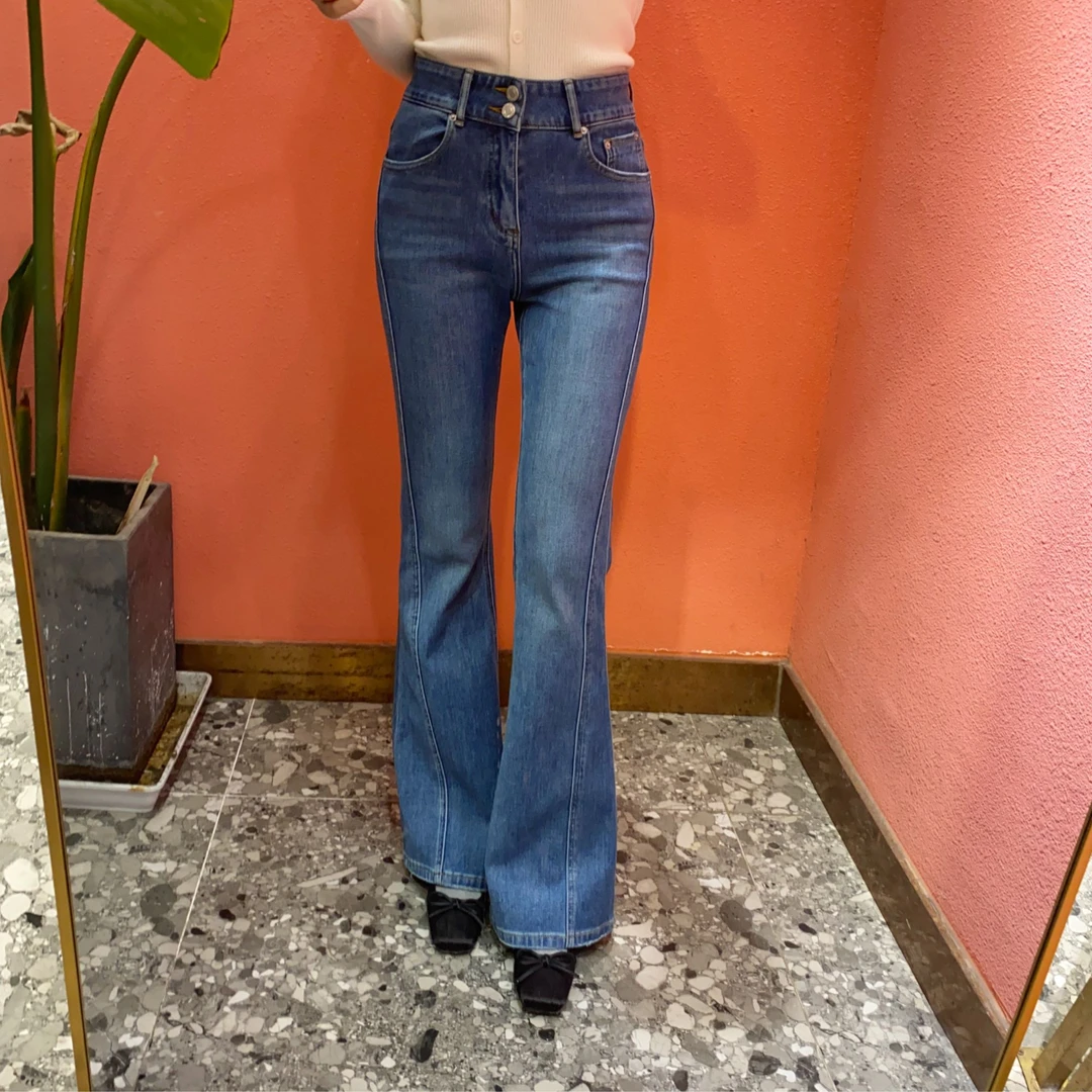 （默茗服装）硬币双扣浅蓝微喇牛仔裤