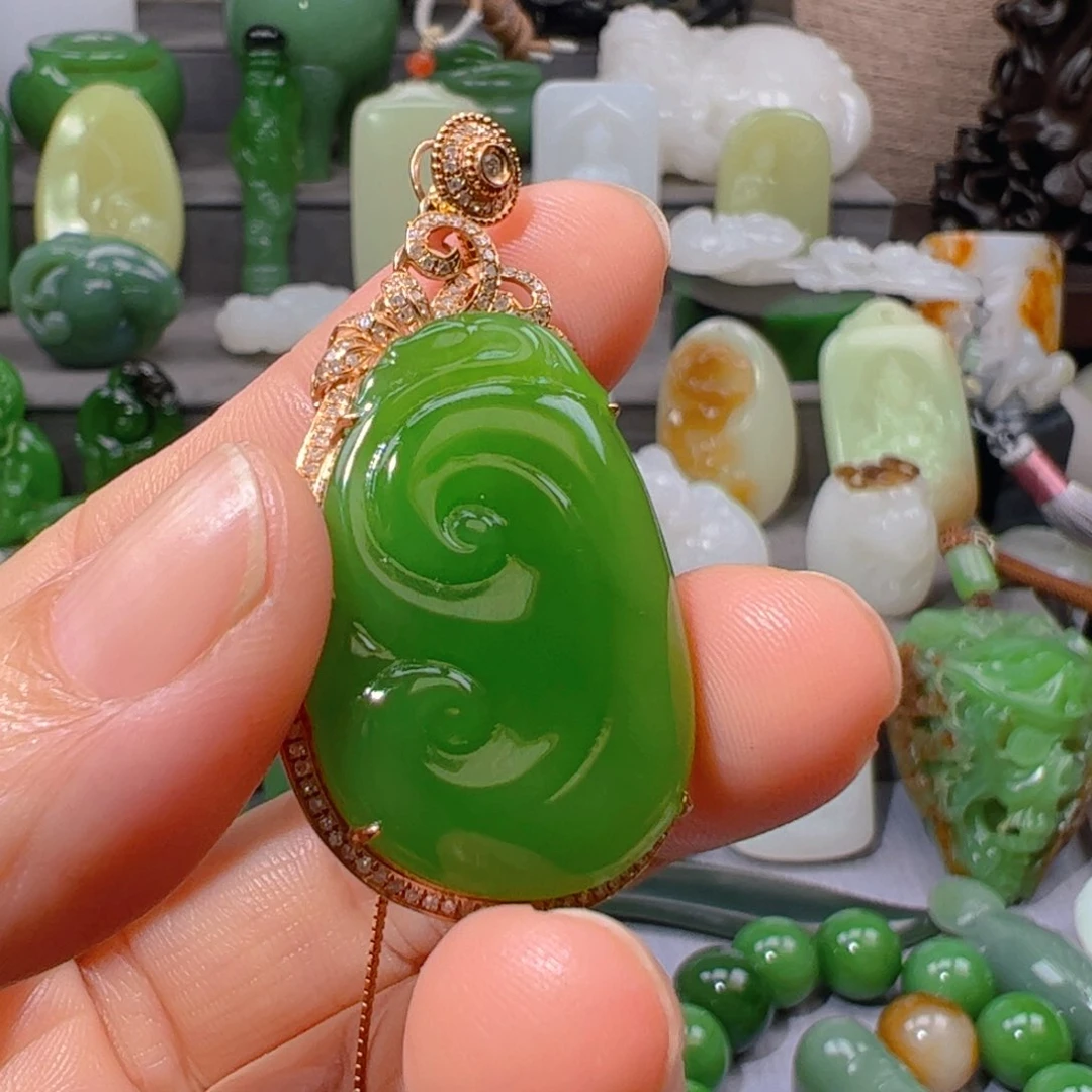 和田玉18K金镶嵌颈饰