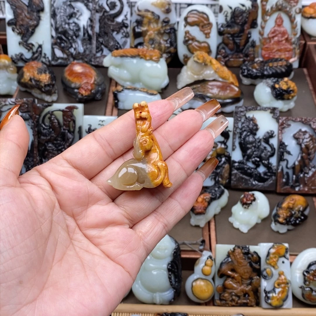 颈饰未镶嵌和田玉