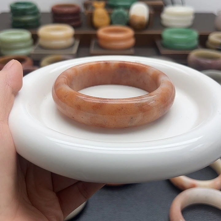 石英质玉未镶嵌手镯