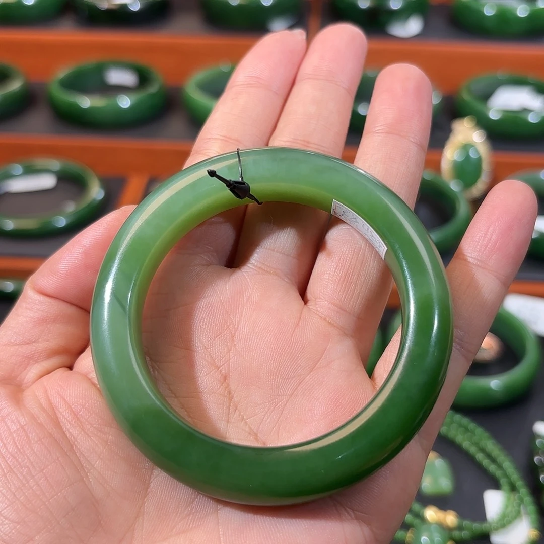 和田玉（碧玉）未镶嵌手镯白加绿