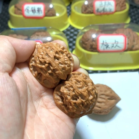 文玩核桃吊坠野生