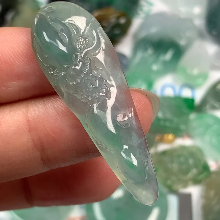 翡翠未镶嵌颈饰翡翠