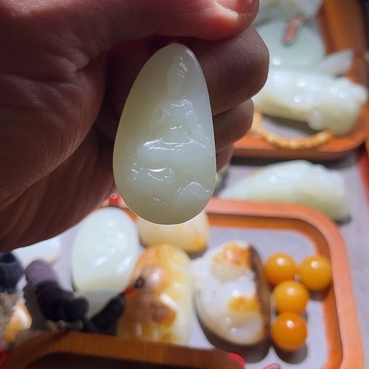 和田玉（糖玉）未镶嵌颈饰