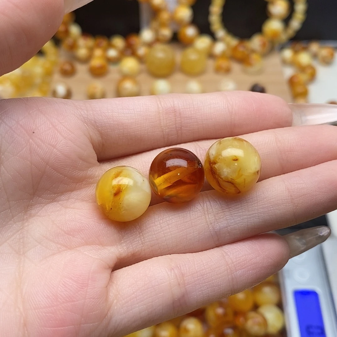 枫***度未镶嵌琥珀裸石蜜蜡