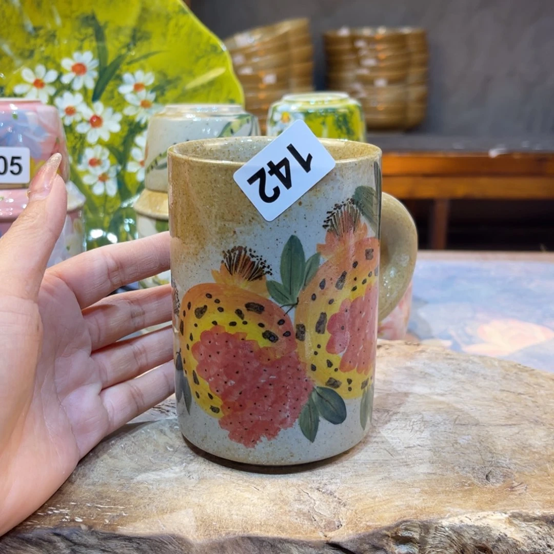 摆件乔*红景德镇手工制作