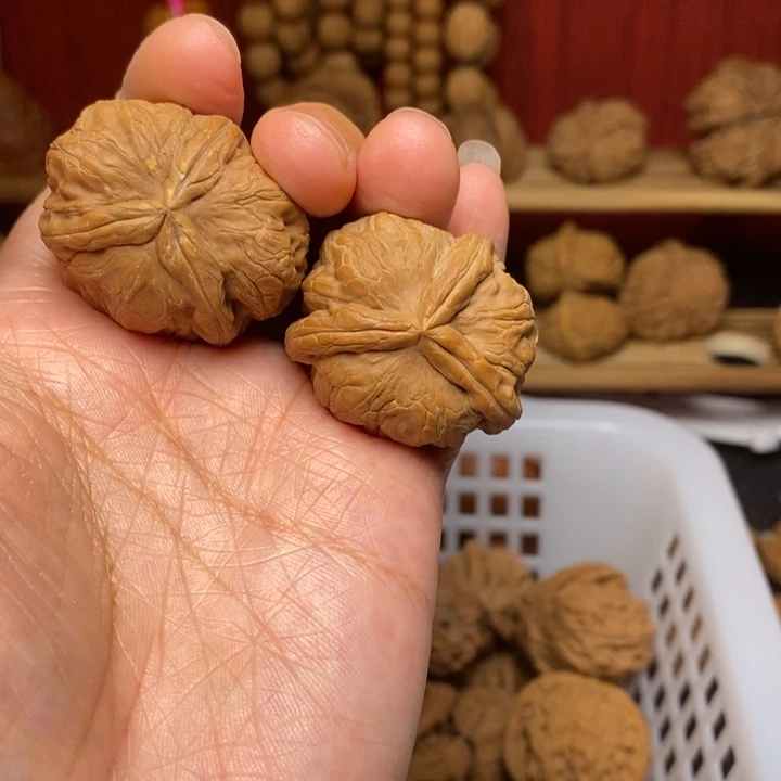 泛***。文玩核桃把件文玩