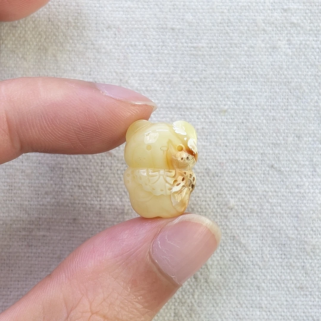 琥珀未镶嵌珠宝奇石花蜡酷酷小熊