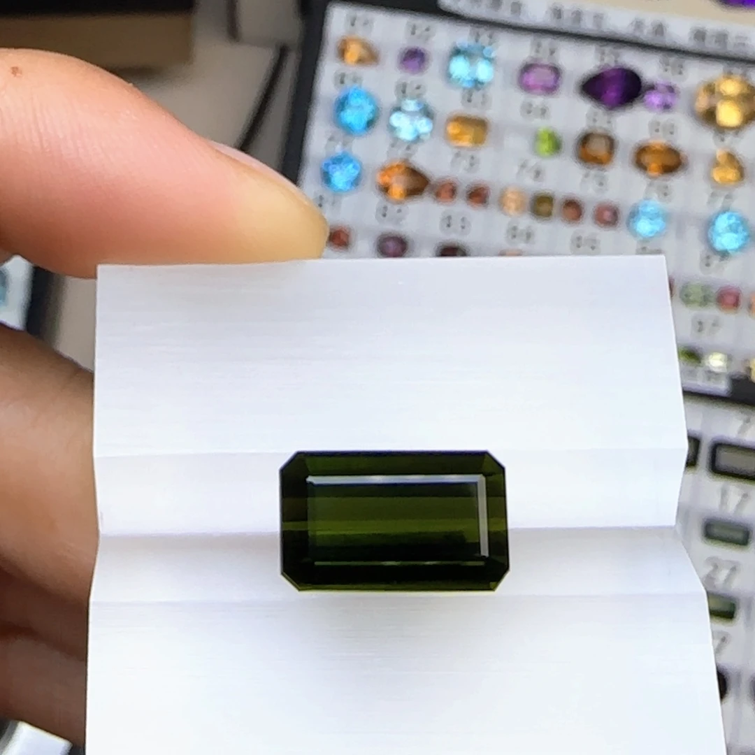 碧玺未镶嵌珠宝半成品天然10ct