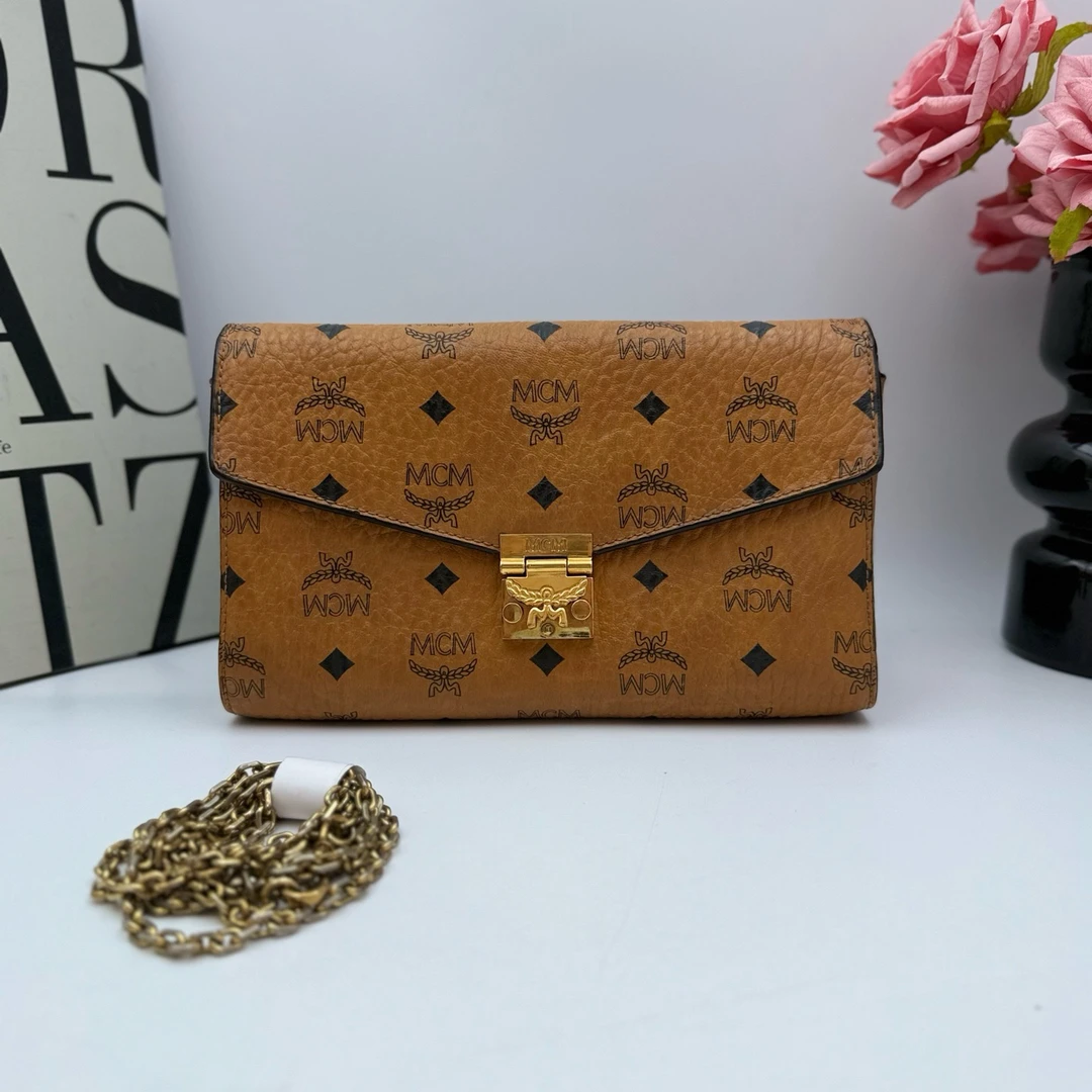 95新 MCM MCM xy 9481干邑色链条包中号 24x14