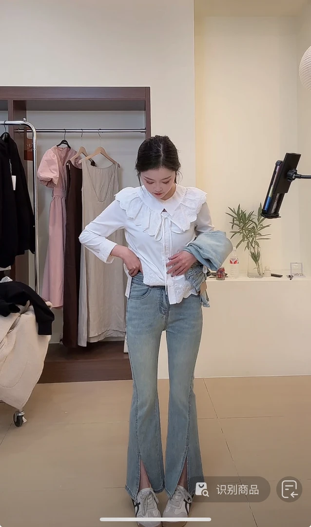 2029 小个子显瘦～高腰开衩微喇牛仔裤