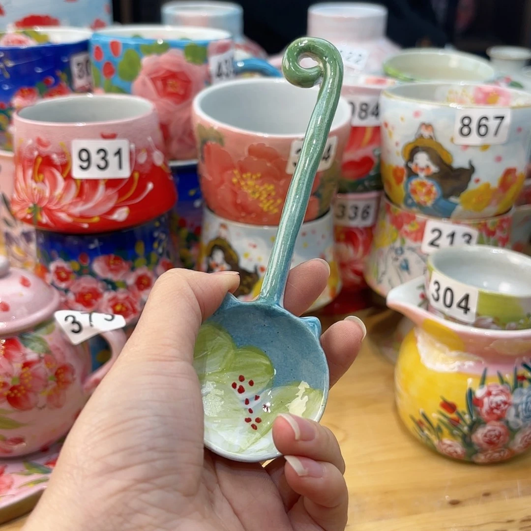 瓷片兔兔盖茨。盖茨