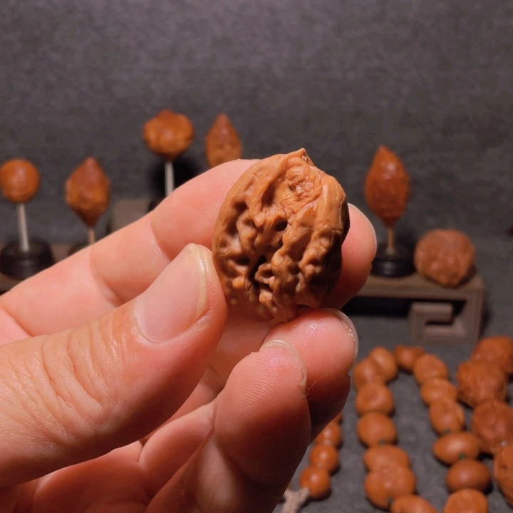 為***顔手串/手链橄榄核手工制作工艺精湛工艺