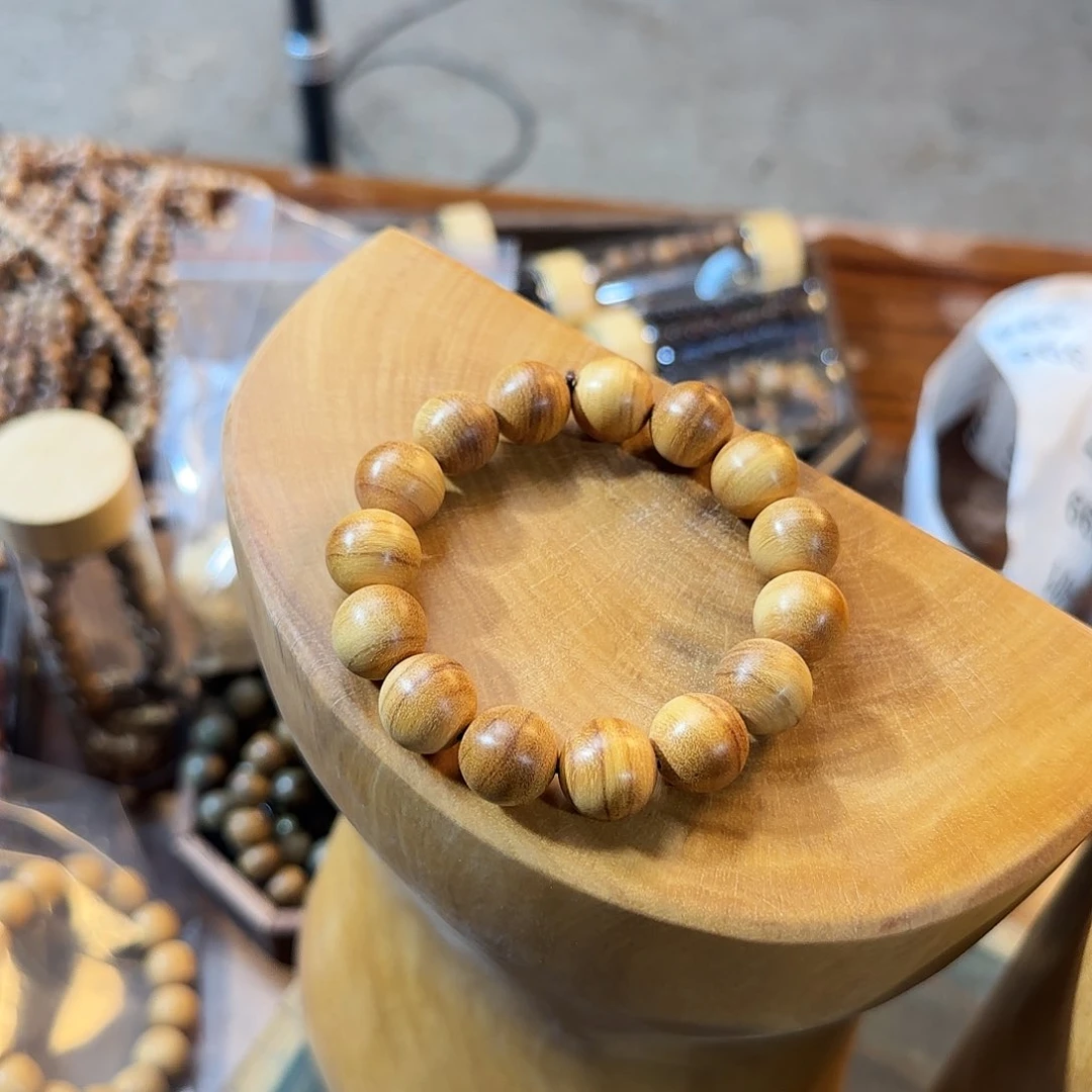 檀香木g****o马达加斯加奶香黄檀手串13-14定制