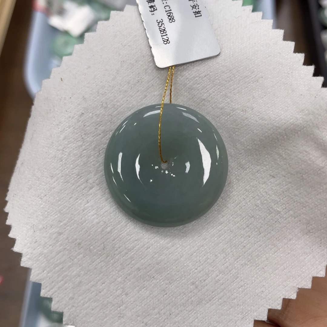 颈饰未镶嵌翡翠平安扣