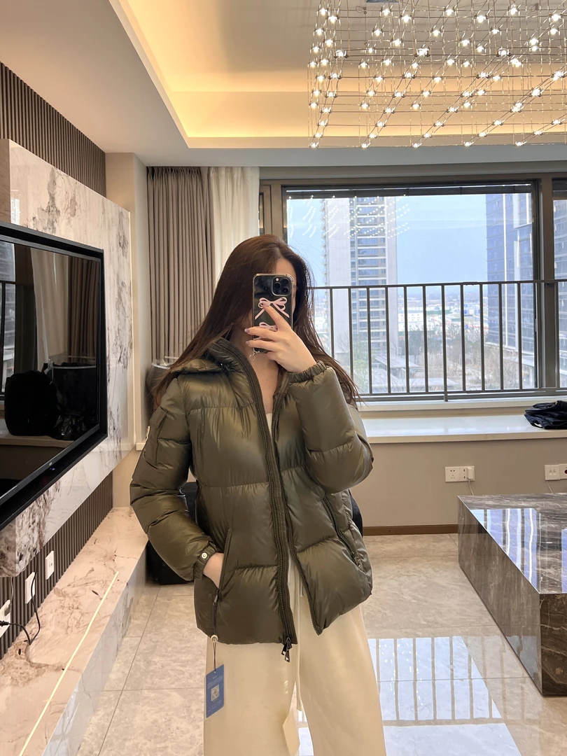 全新未使用 MONCLER 女款连帽羽绒服夹克外套/Fourmine