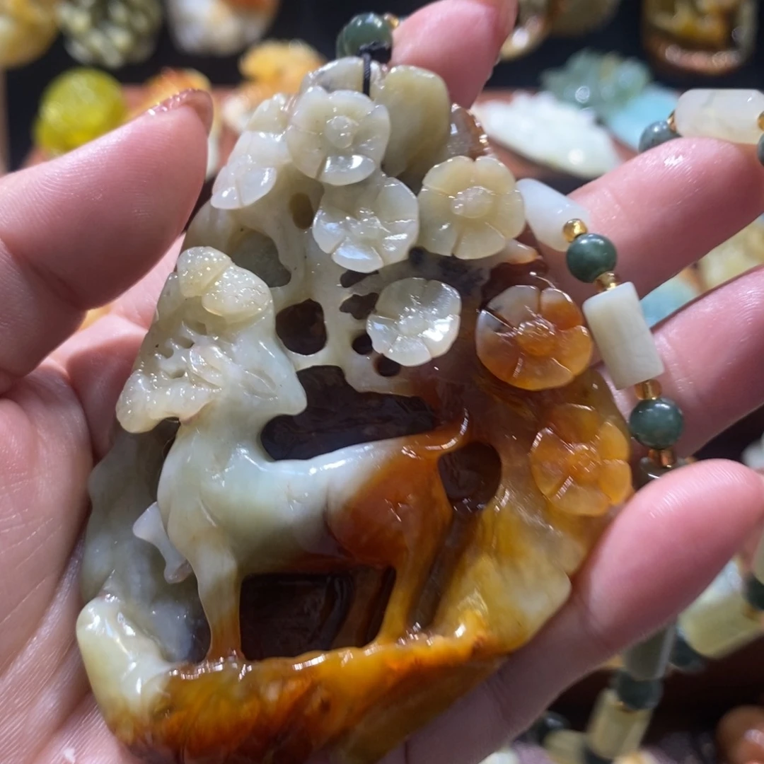 蛇纹石玉未镶嵌颈饰