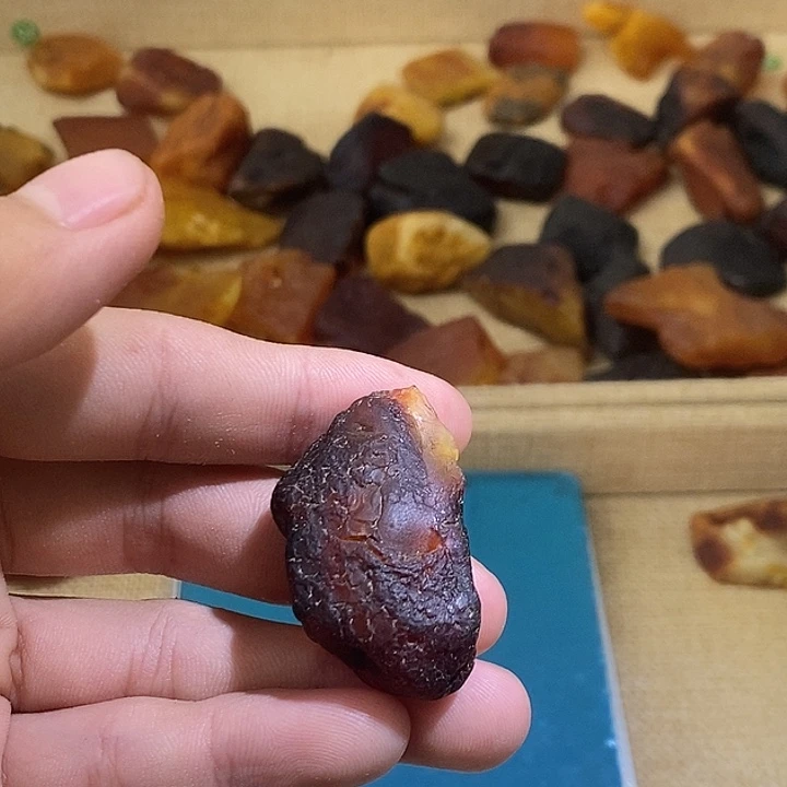 琥珀未镶嵌裸石琥珀