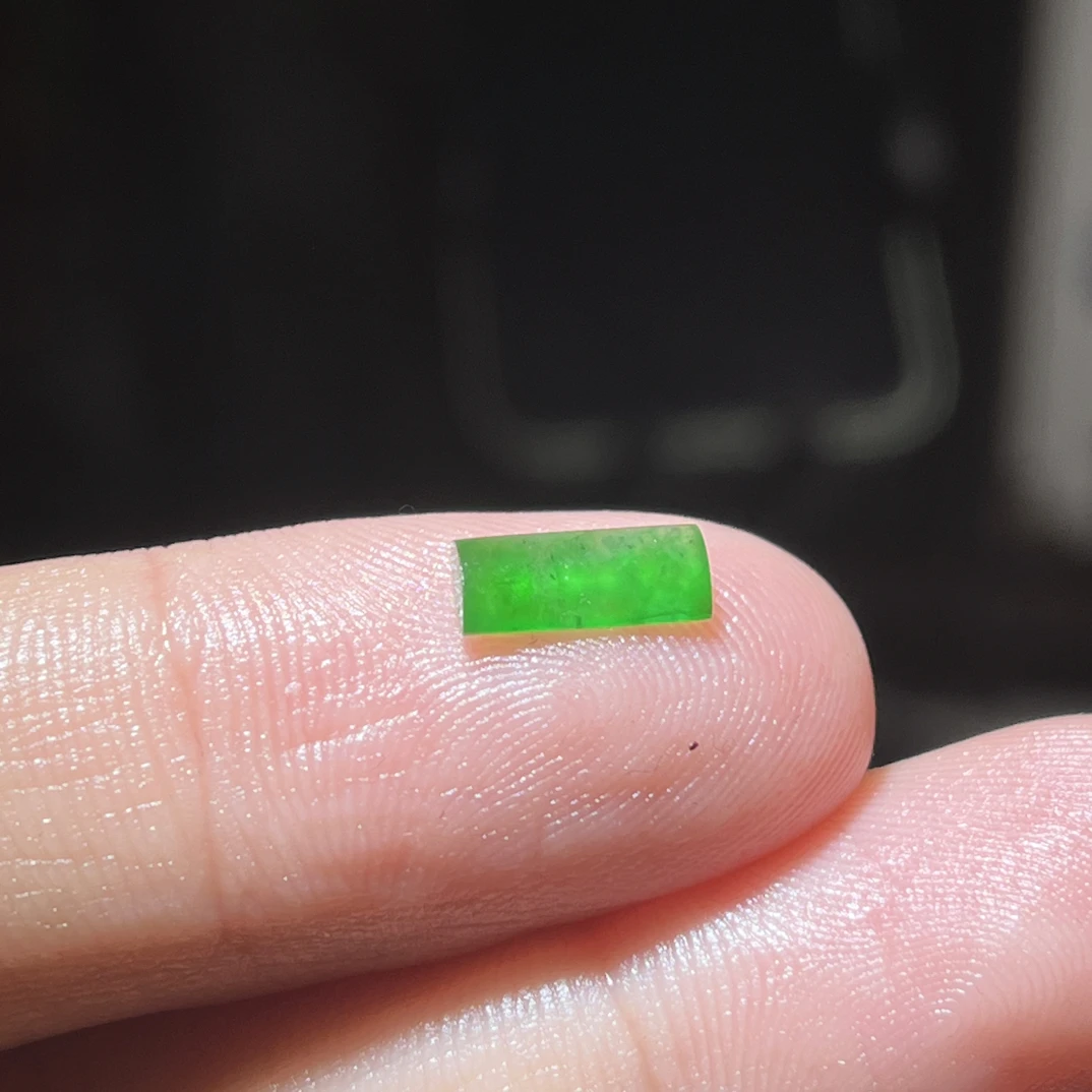 天然缅甸A货翡翠冰绿马鞍戒毛货买断需抛光