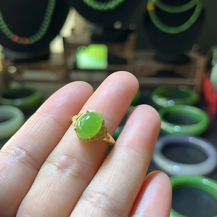 未镶嵌戒指和田玉（碧玉）