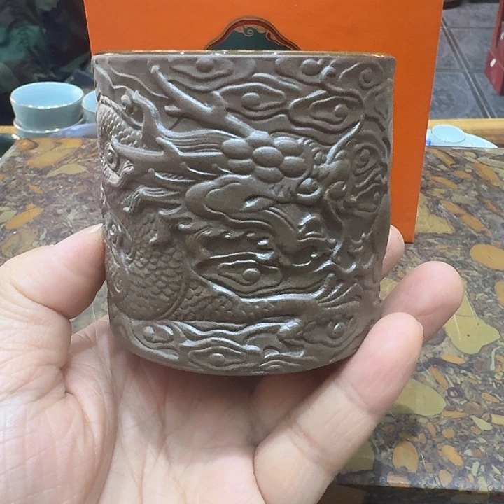 浮雕杯一个，瓷。。。品茗