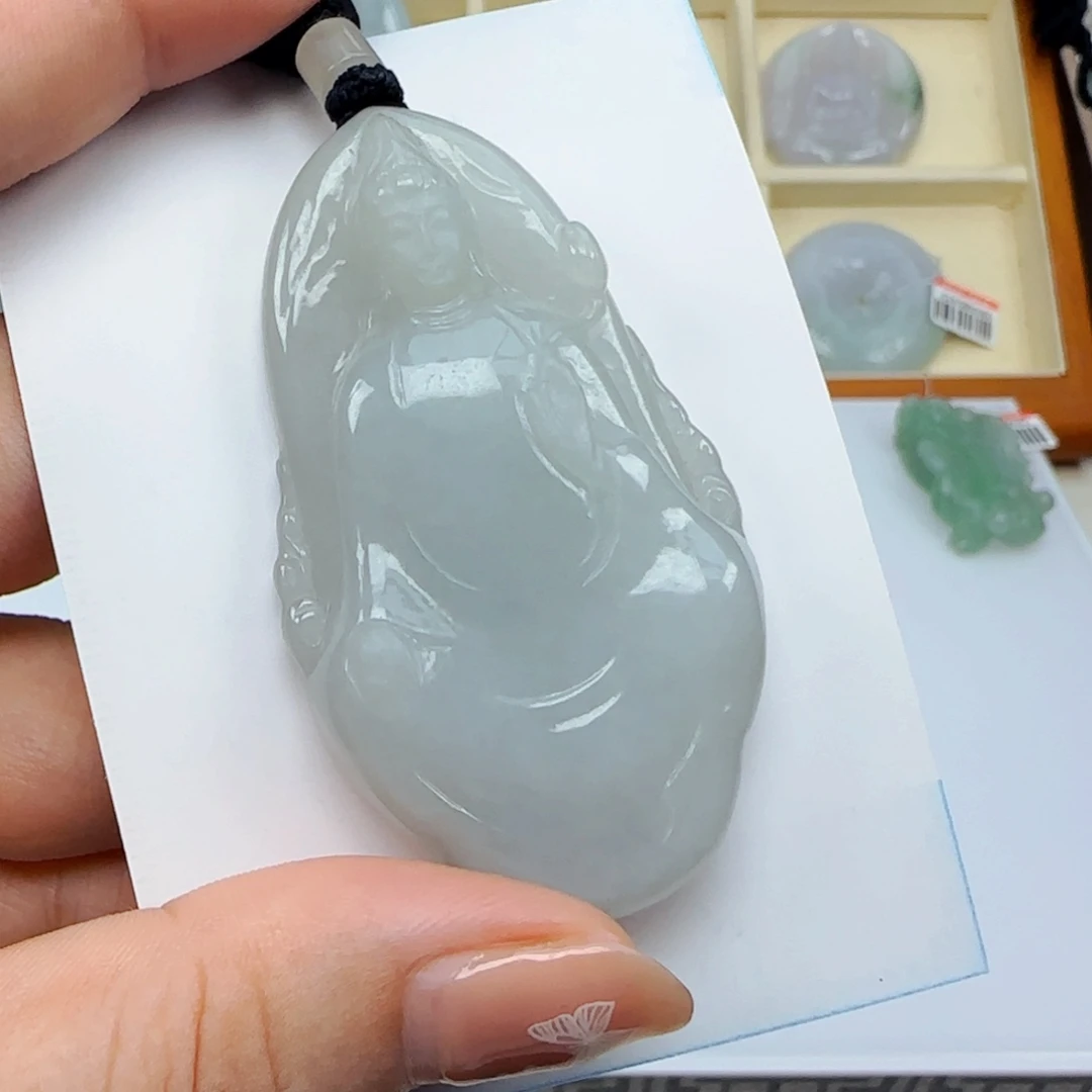 颈饰未镶嵌翡翠