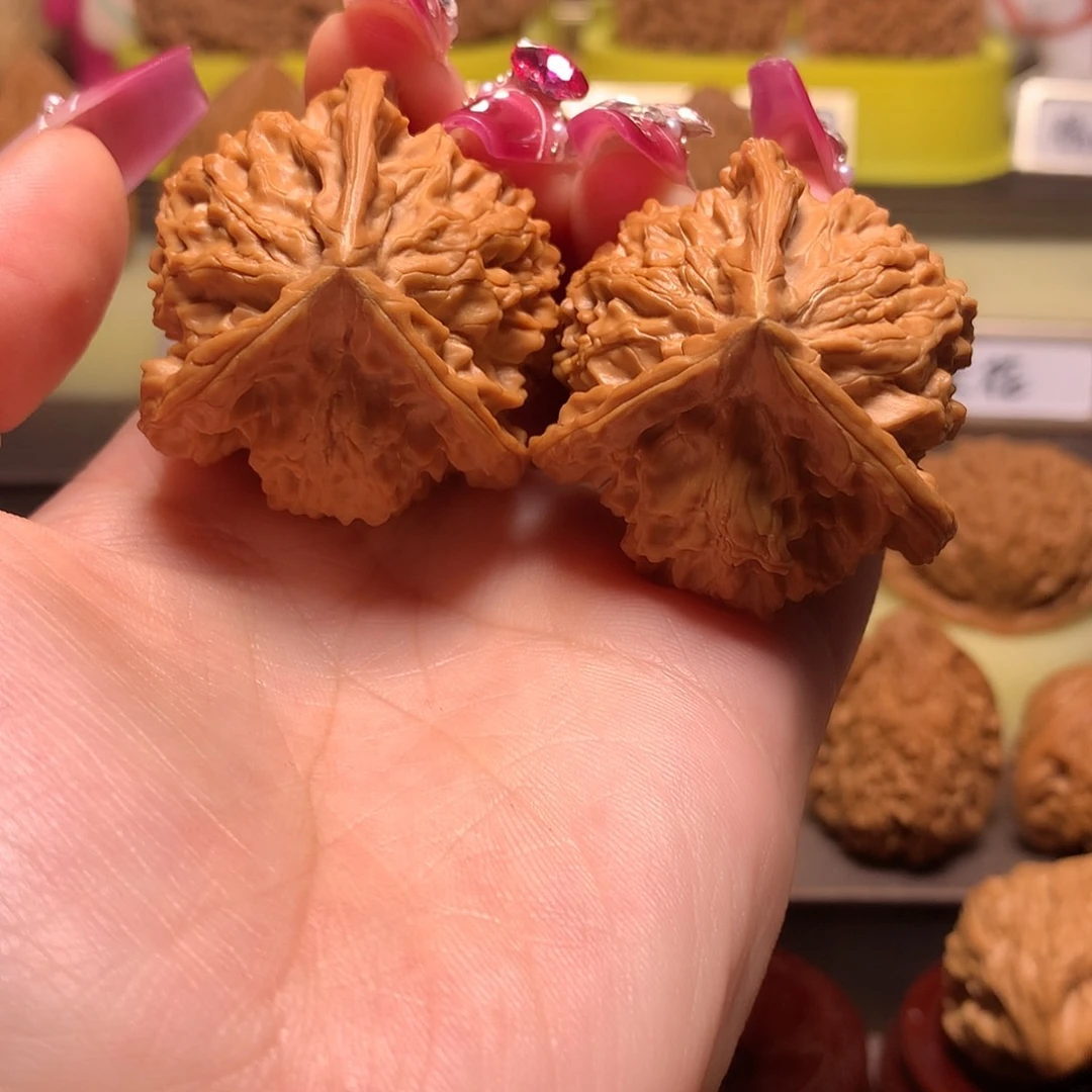 文玩核桃吊坠小**头三棱40全品