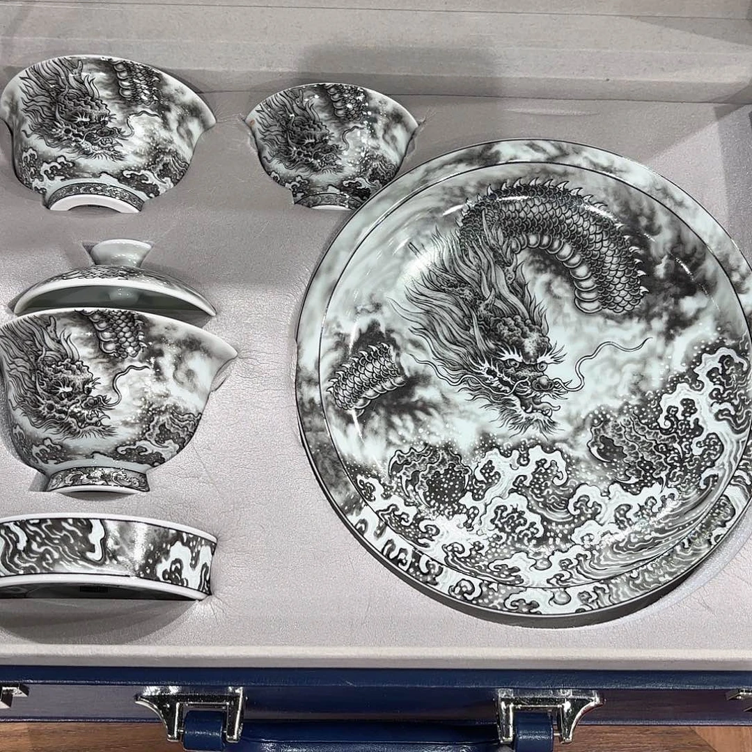 瓷片景德镇瓷器精品陈列