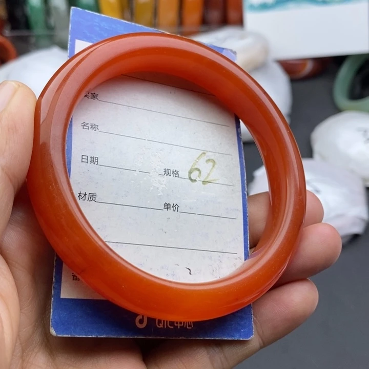 未镶嵌手镯石英质玉