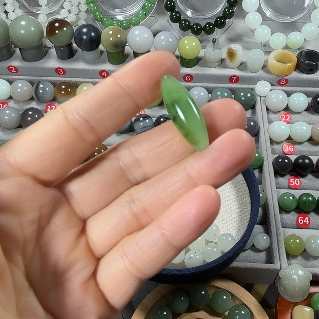 未镶嵌和田玉挂件开***蛋