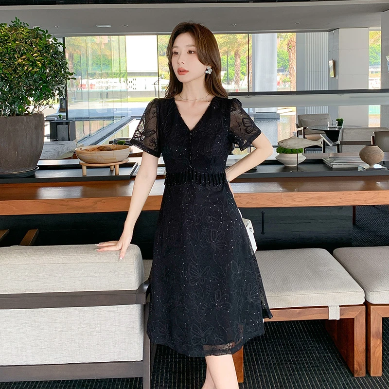 奢姿大码女装2025夏季时尚v领短袖连衣裙胖妹妹气质减龄蕾丝裙子