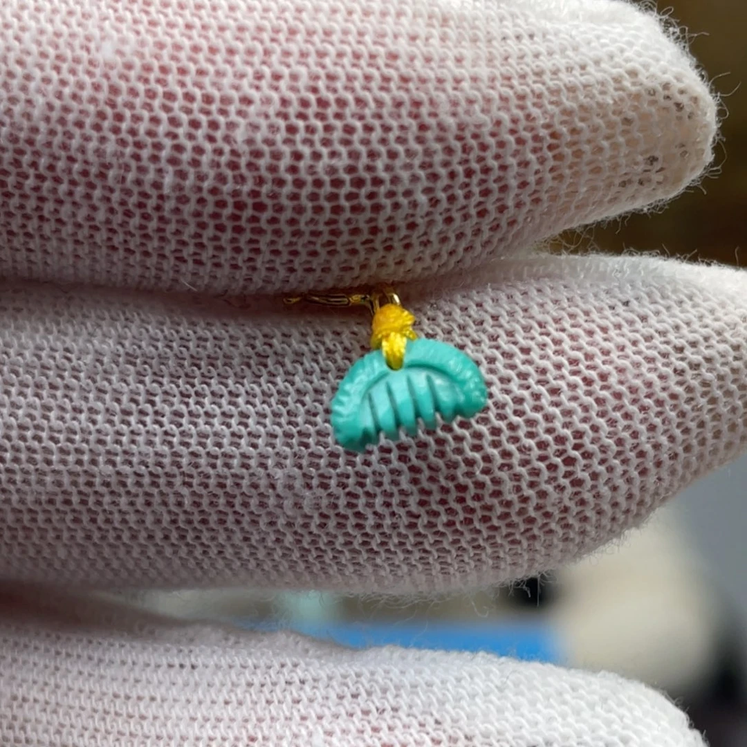 绿松石未镶嵌挂件