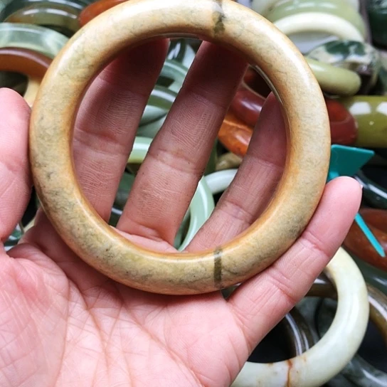 蛇纹石玉手镯未镶嵌J****g