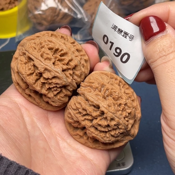 文玩核桃把件粗筋46