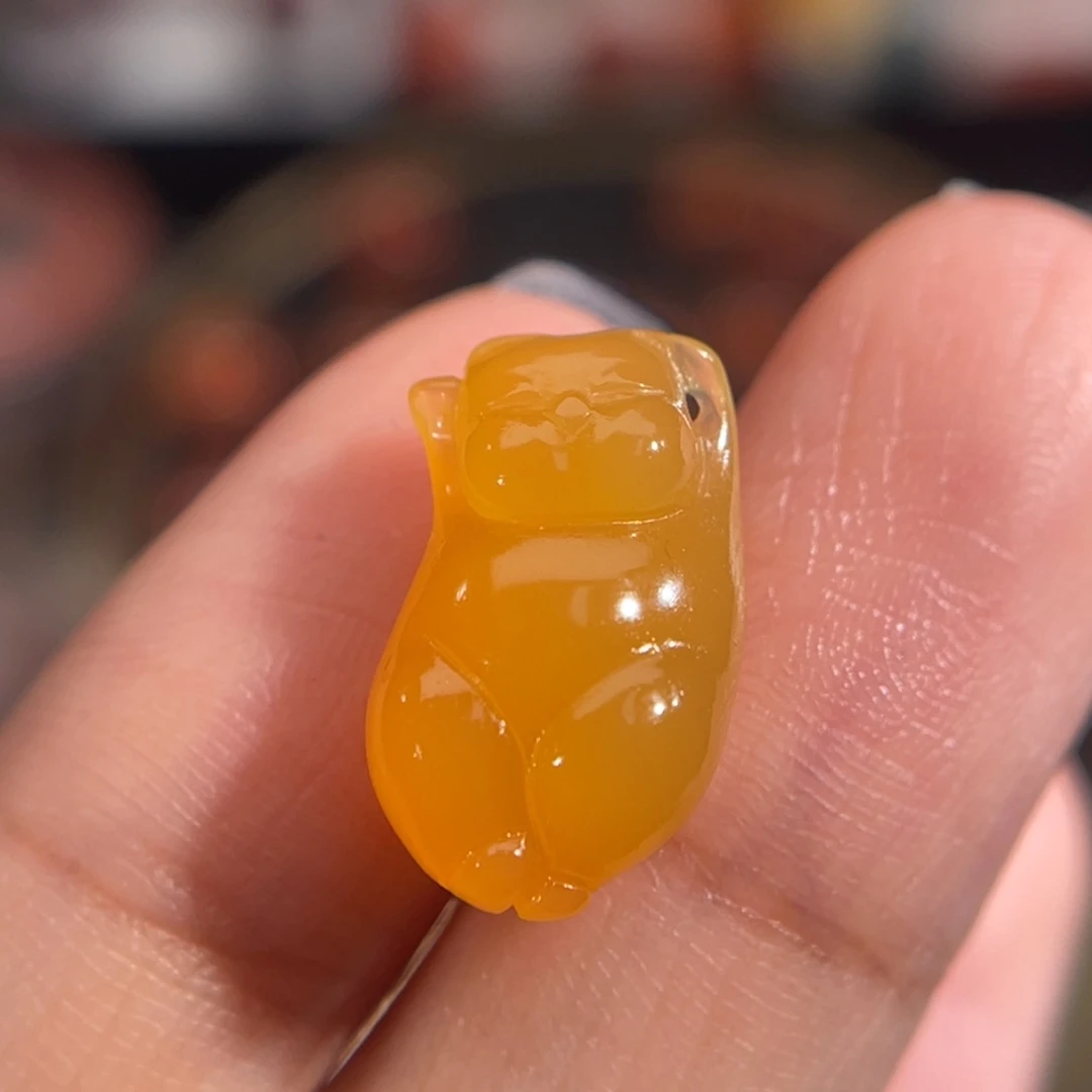 未镶嵌石英质玉（黄龙玉）小猫咪 9.7x16.2mm 不换退
