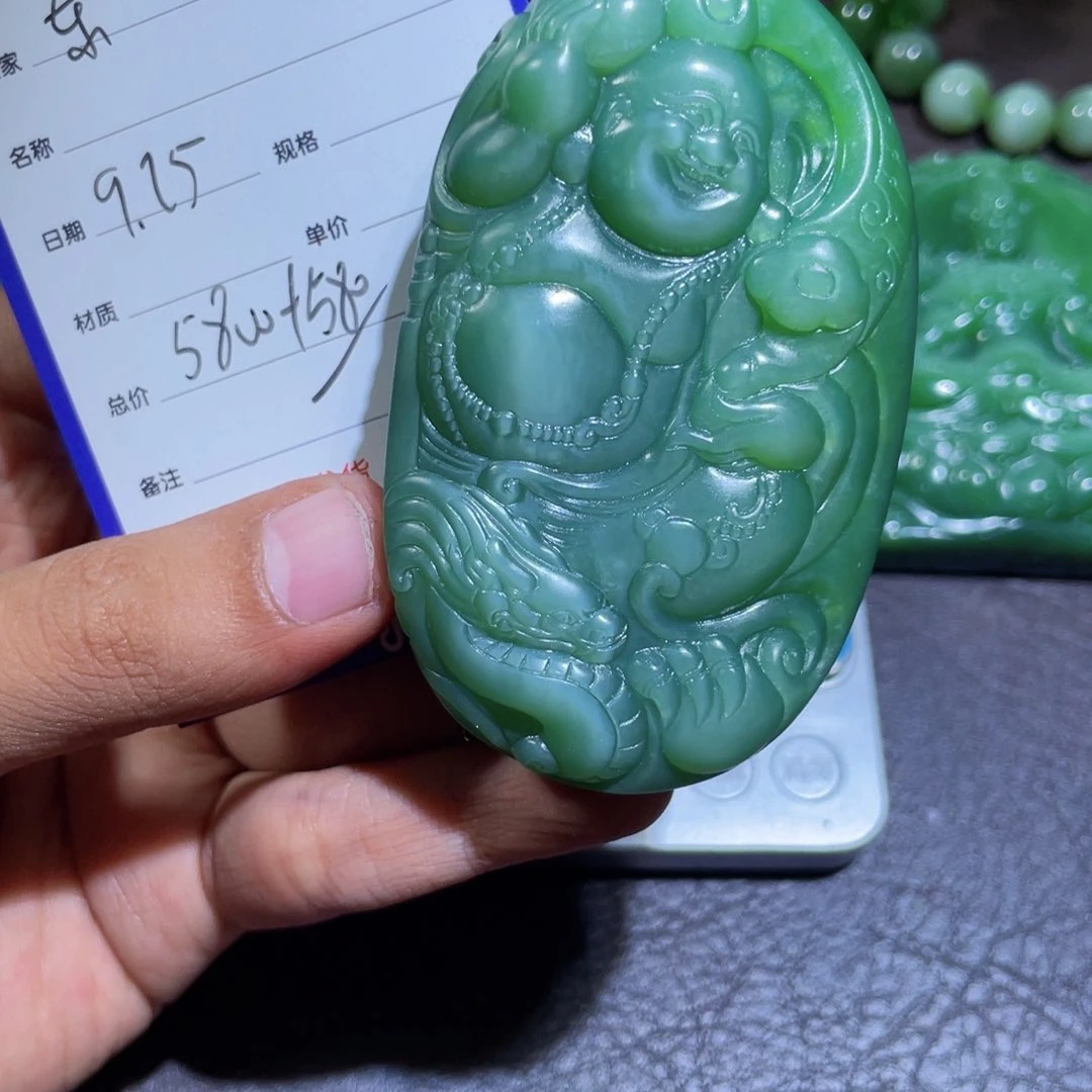 颈饰未镶嵌和田玉东*