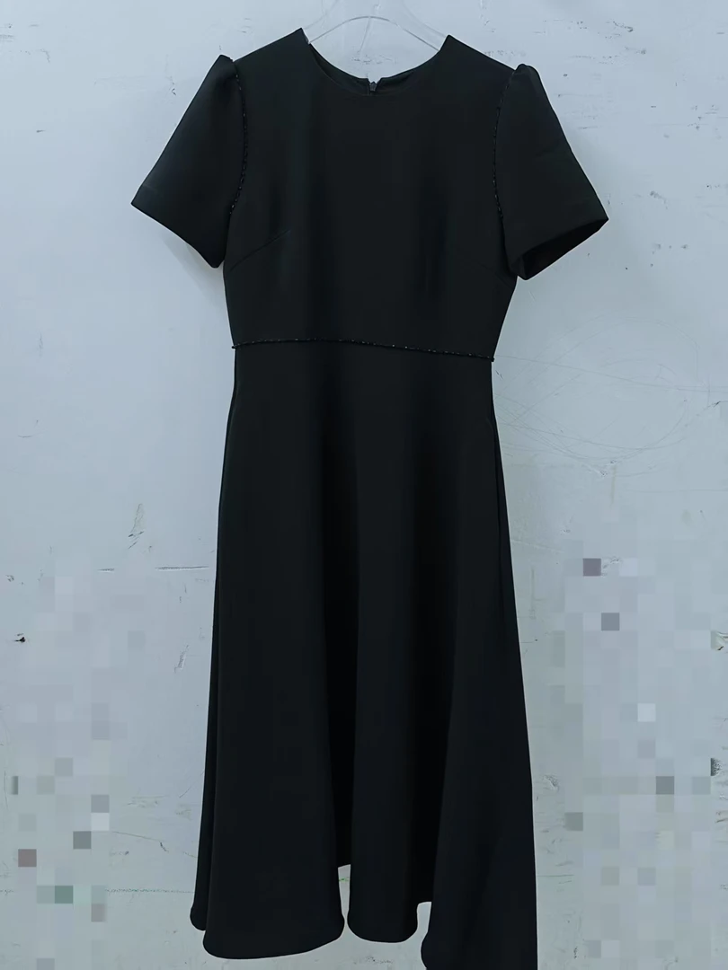 纯色夏季连衣裙赫本风轻奢黑色法式钉珠裙