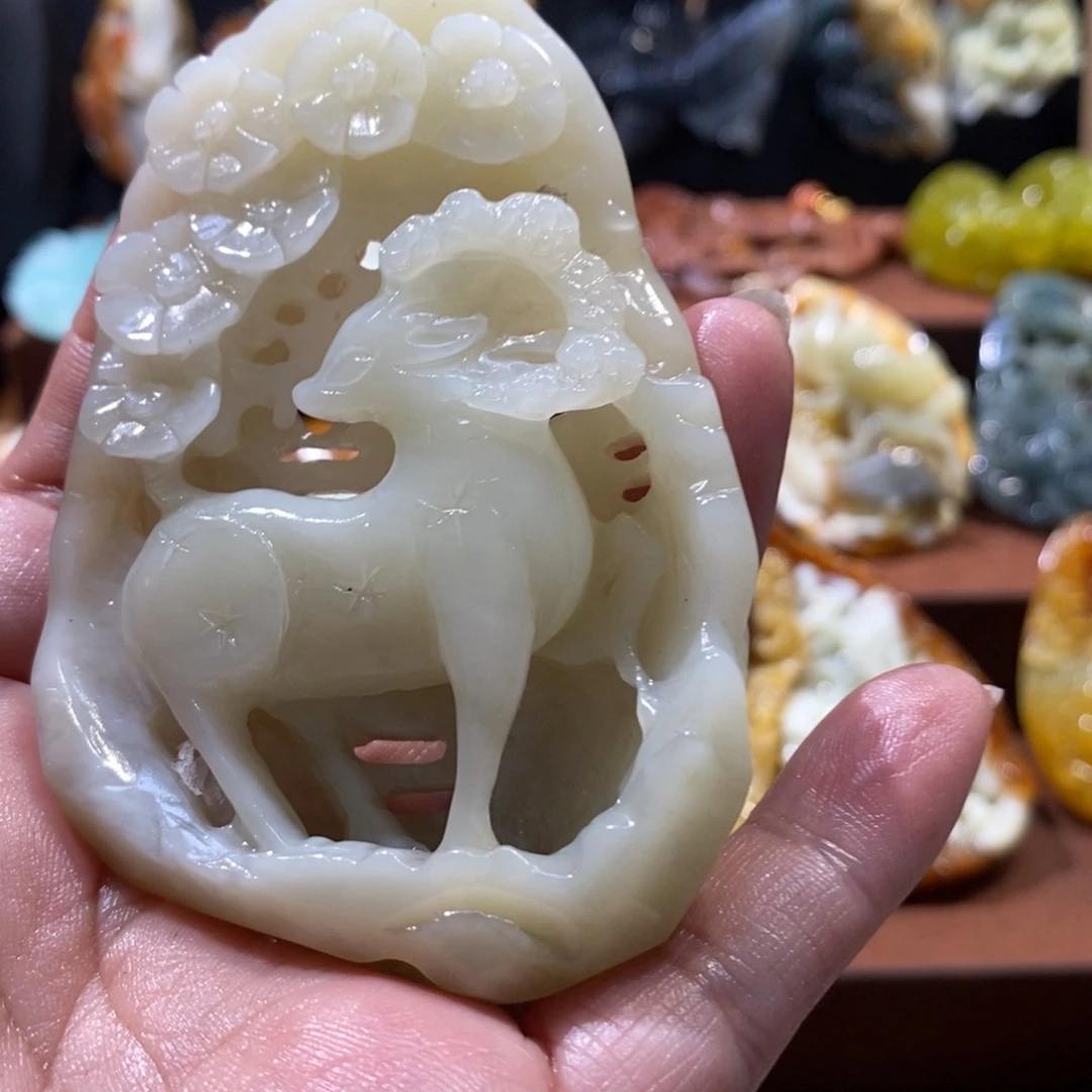 蛇纹石玉颈饰未镶嵌