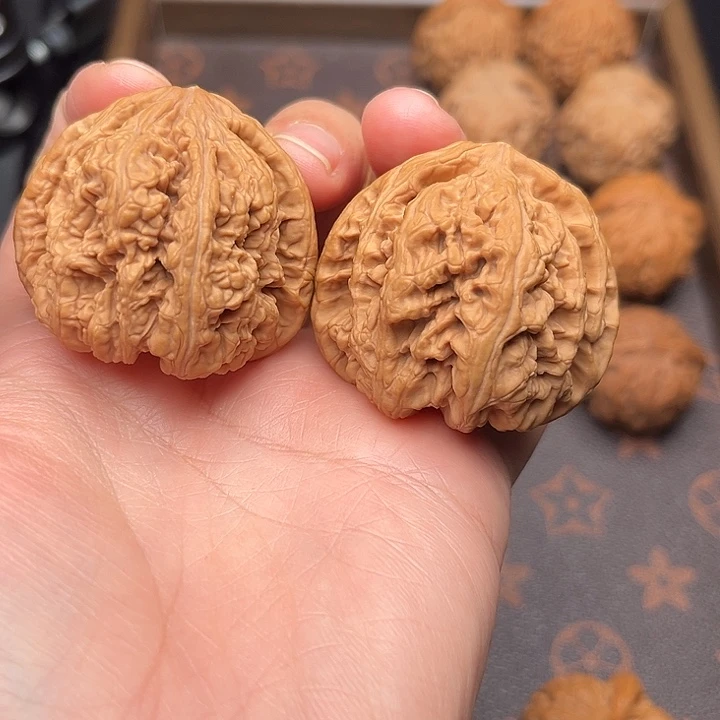 把件文玩核桃三角粗筋