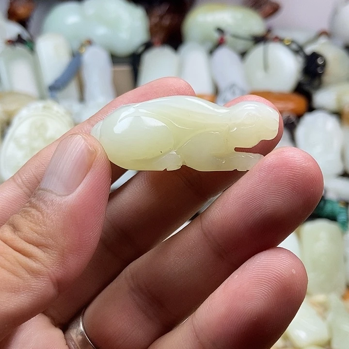 颈饰未镶嵌和田玉