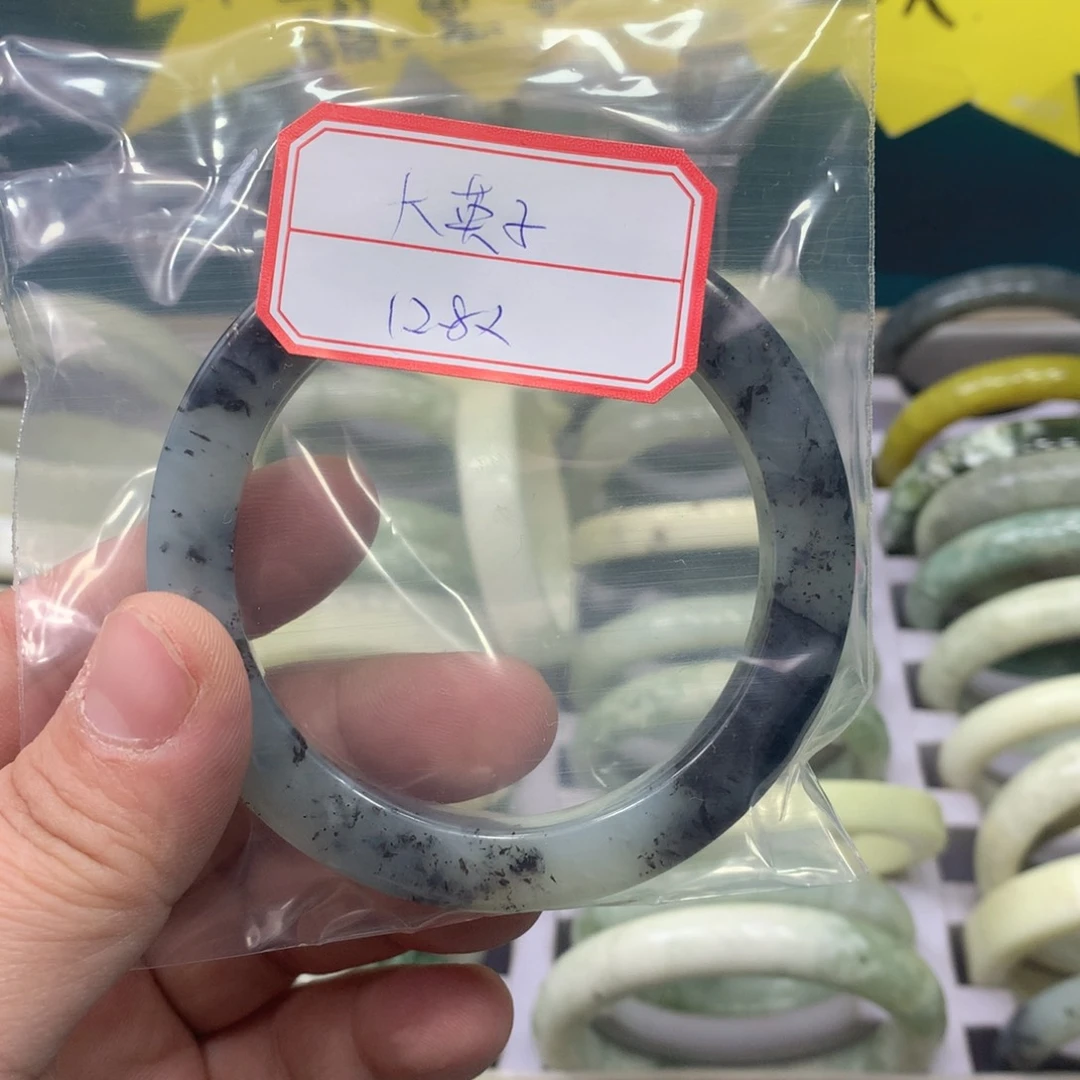 透闪石-蛇纹石玉手镯未镶嵌大***姐