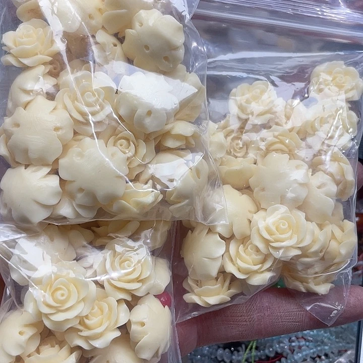 玛瑙/玉髓珠宝半成品未镶嵌一包粉压玫瑰花