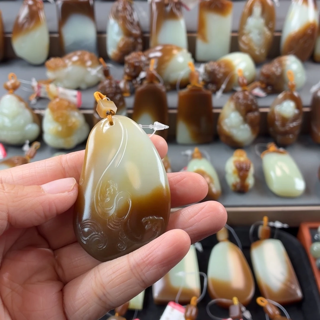 和田玉未镶嵌颈饰