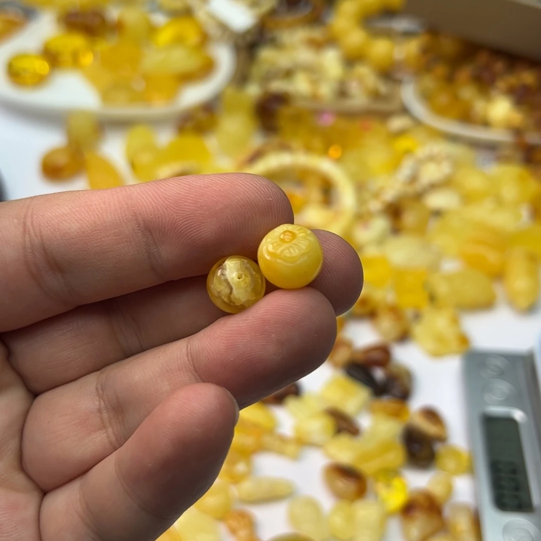 琥珀未镶嵌裸石1.46克