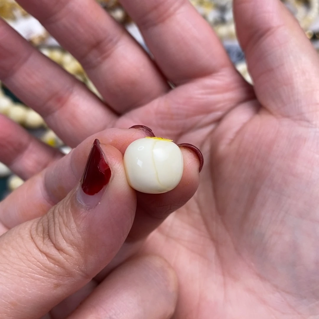 琥珀裸石未镶嵌灵**i瓷白老型单珠12.9