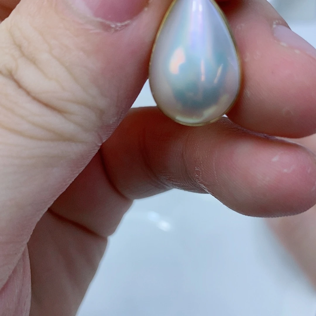 颈饰拼合珍珠（马贝珠）18K金镶嵌