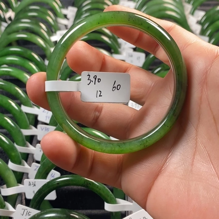 和田玉（碧玉）手镯未镶嵌60+